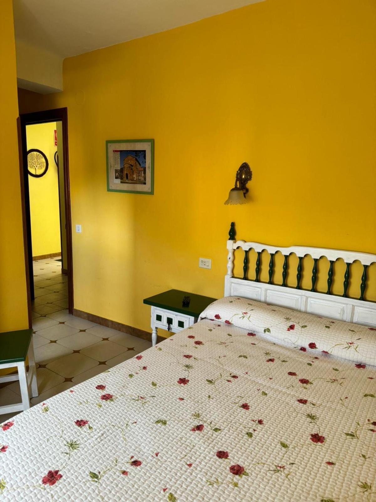 Hotel El Castanu De Cue Esterno foto